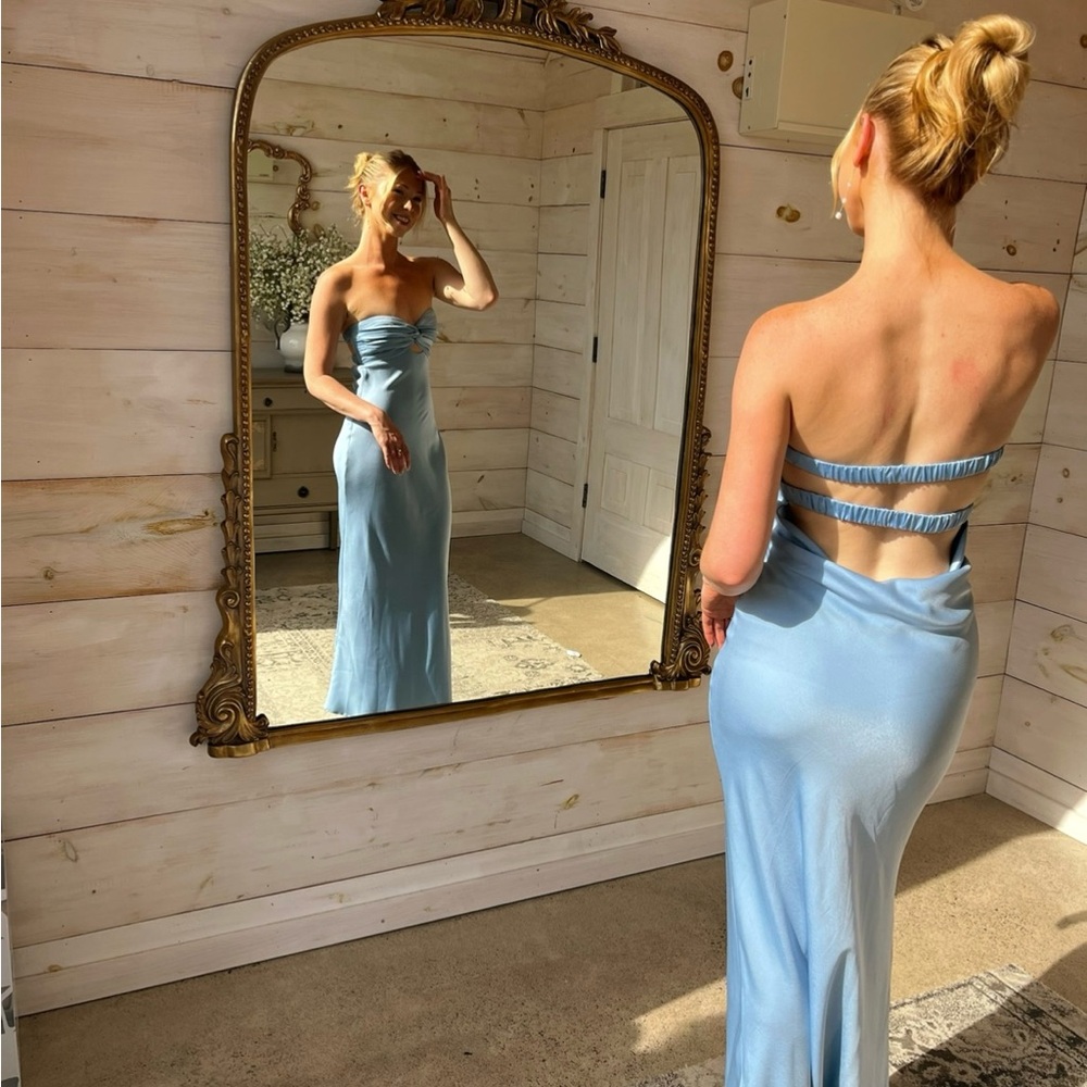Elegant Blue Evening Dress - Picture 1 of 1